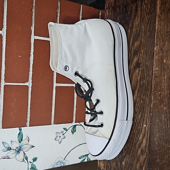 Converse all star sneakers size 10 - Picture 5 of 11